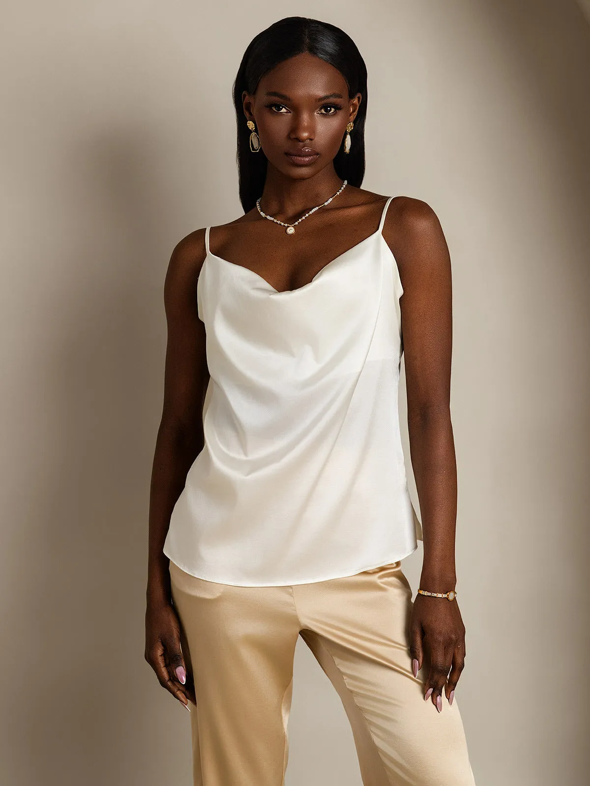19 Momme zijden spaghetti-bandjes cowl-hals camisoletop