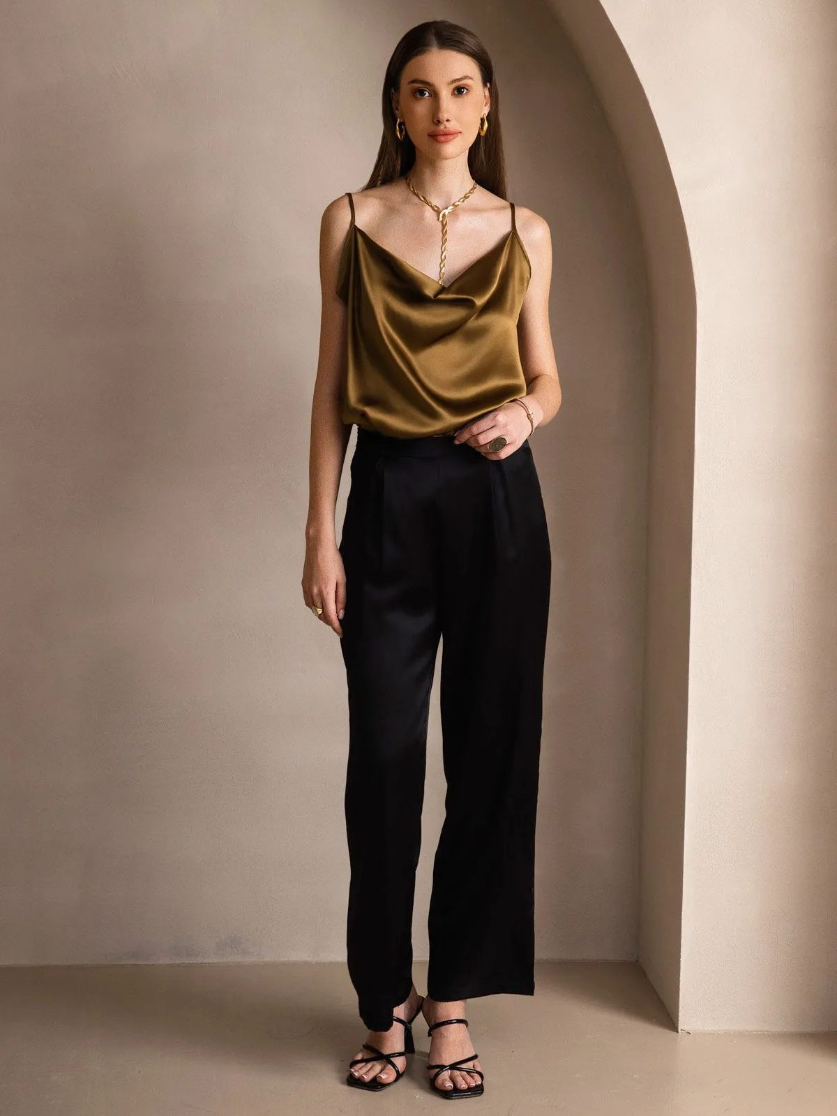 19Momme Soie Col Bénitier Bretelles Spaghetti Camisole Haut