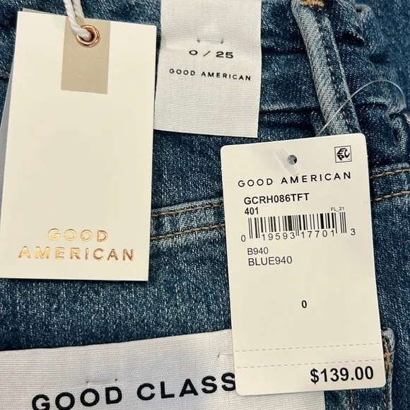 Good American Good Classic Slim Straight Jeans Size 0/25. NWT