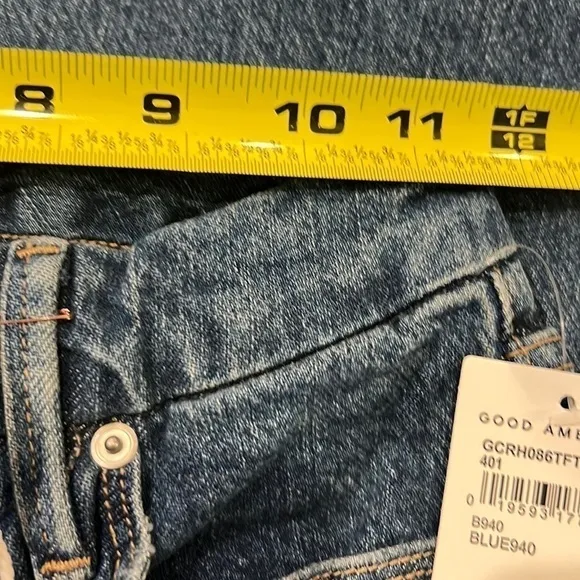 Good American Good Classic Slim Straight Jeans Size 0/25. NWT