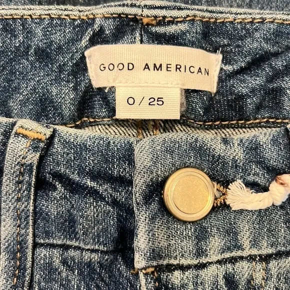Good American Good Classic Slim Straight Jeans Size 0/25. NWT