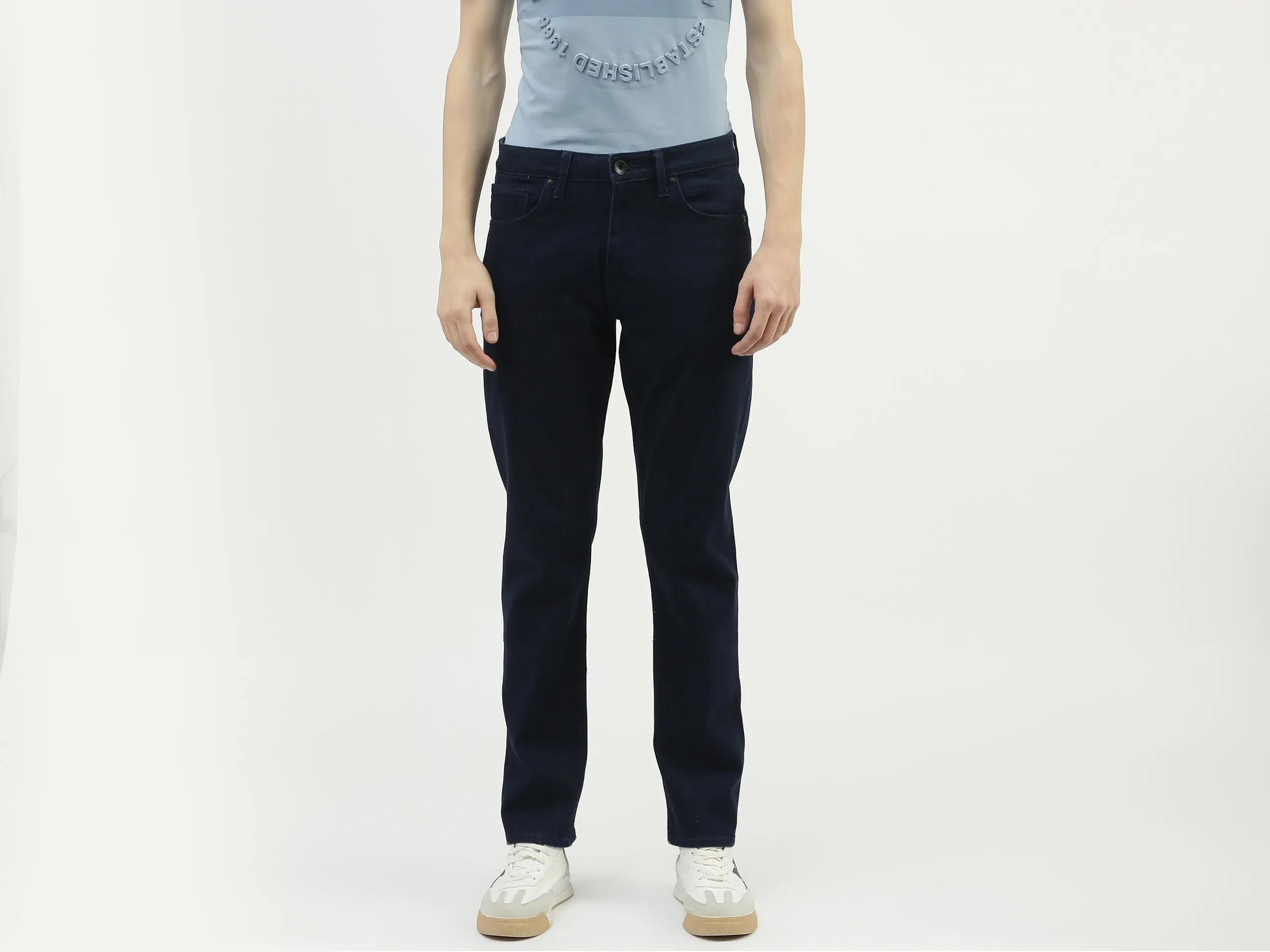 Men Solid Slim Straight Jeans