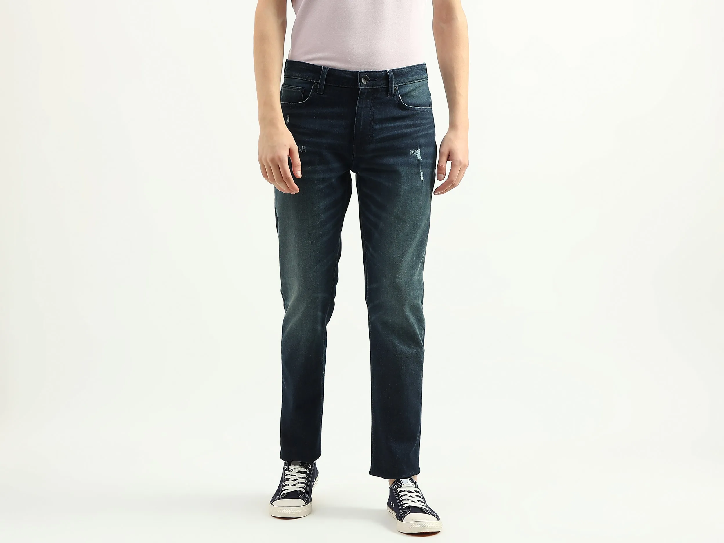 Men Solid Slim Straight Jeans