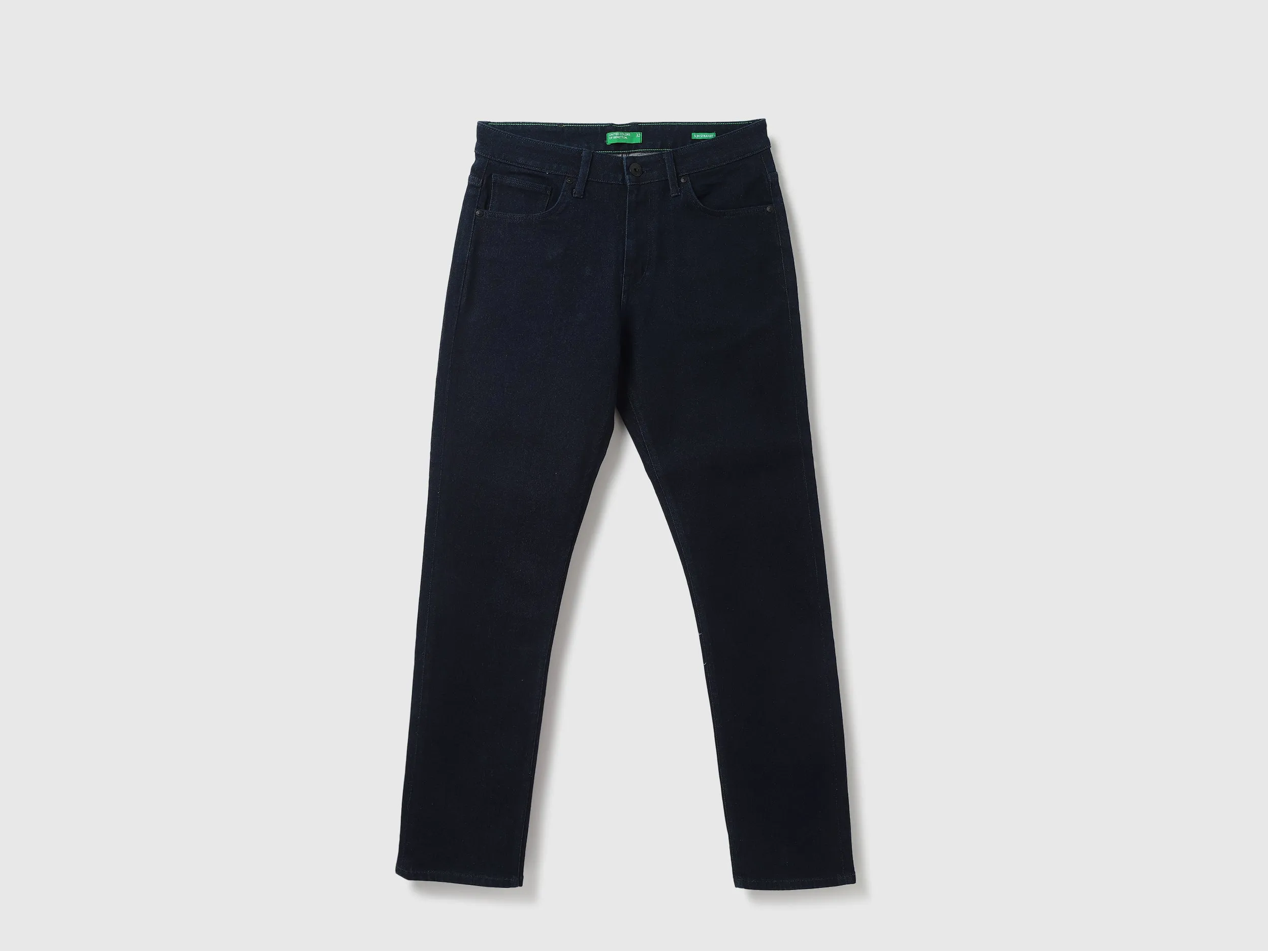Men Solid Slim Straight Jeans