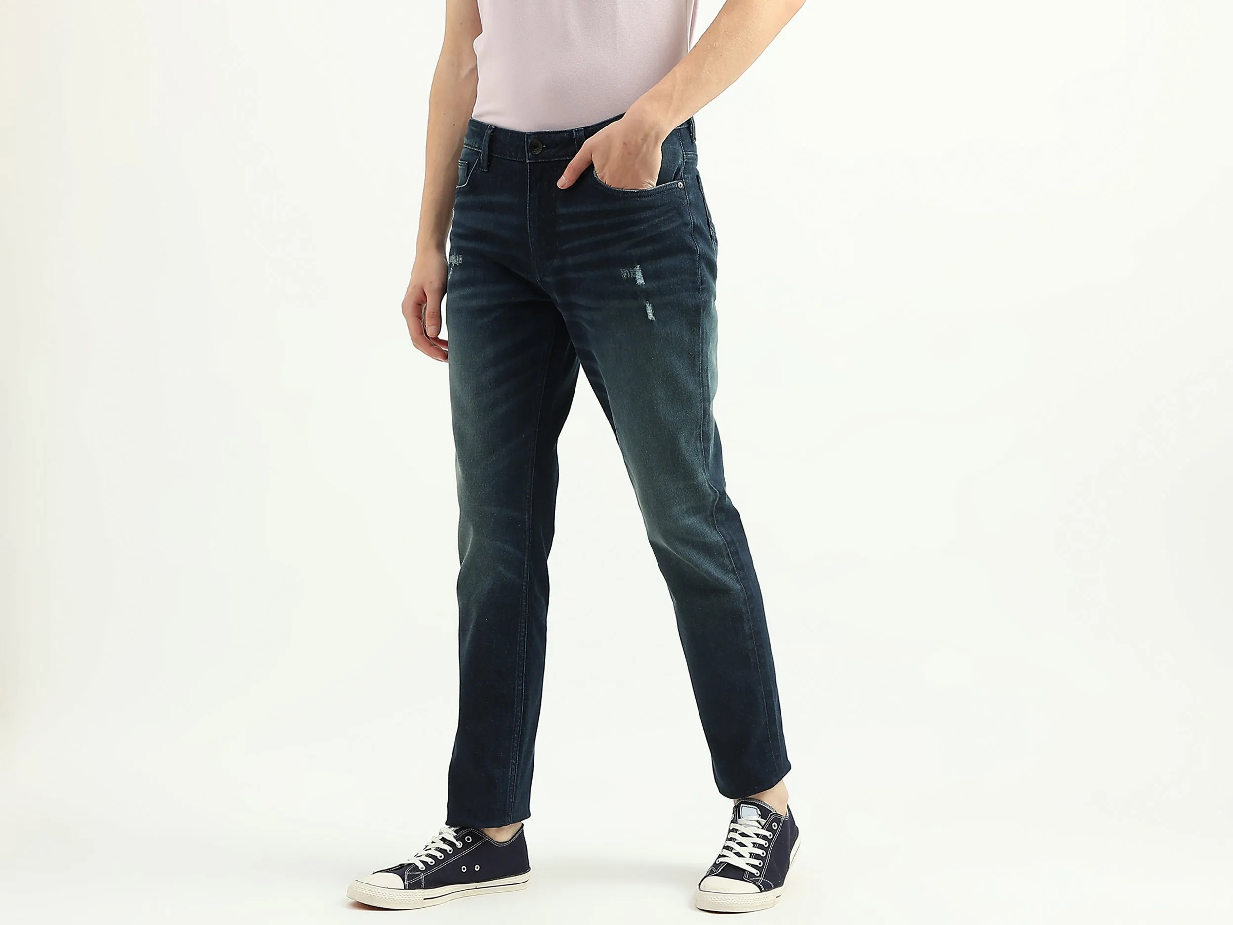 Men Solid Slim Straight Jeans