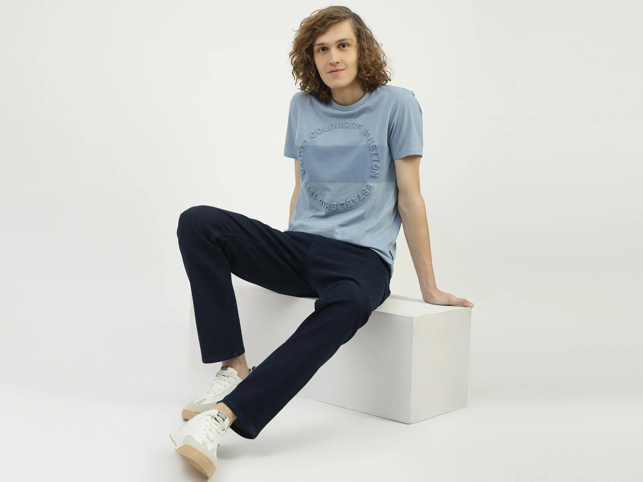 Men Solid Slim Straight Jeans