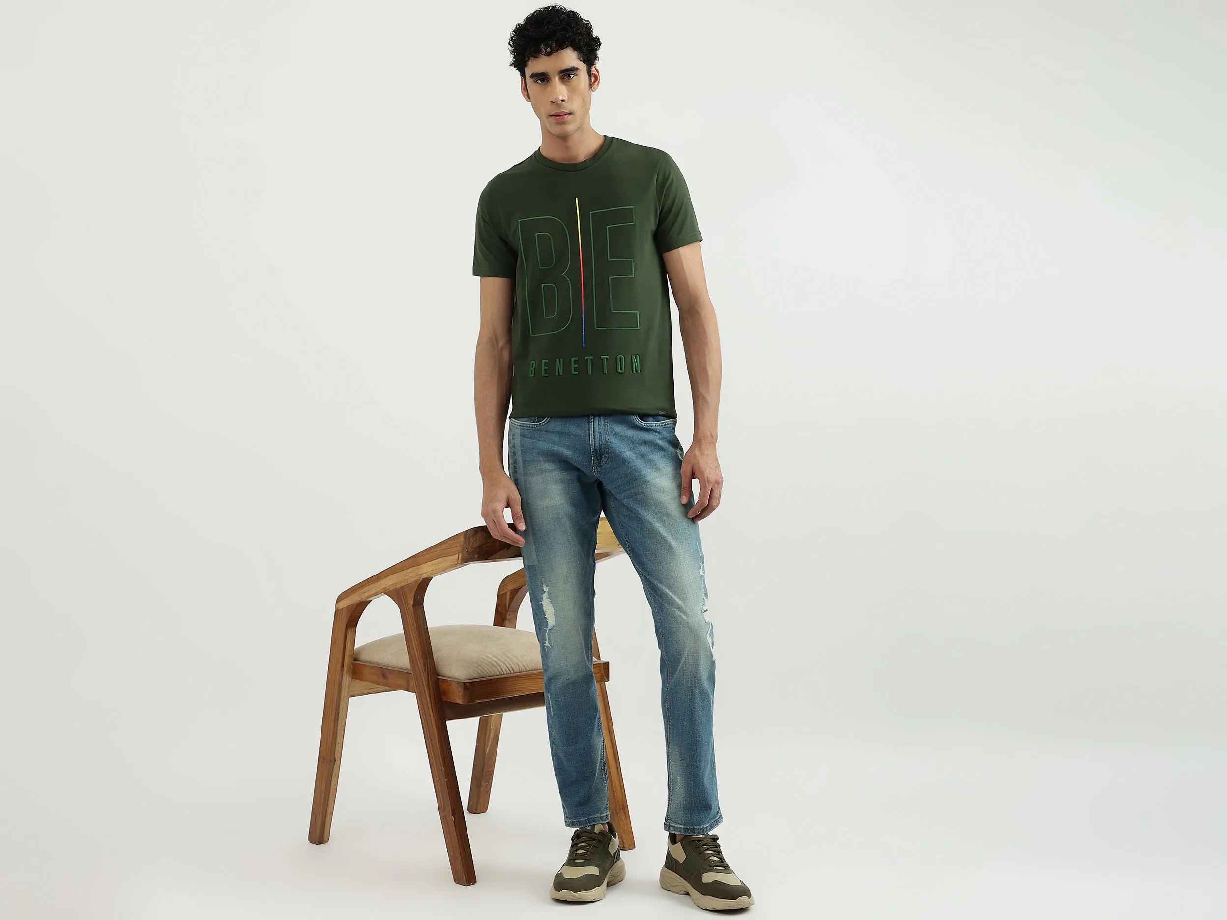 Men Solid Slim Tapered Fit Jeans