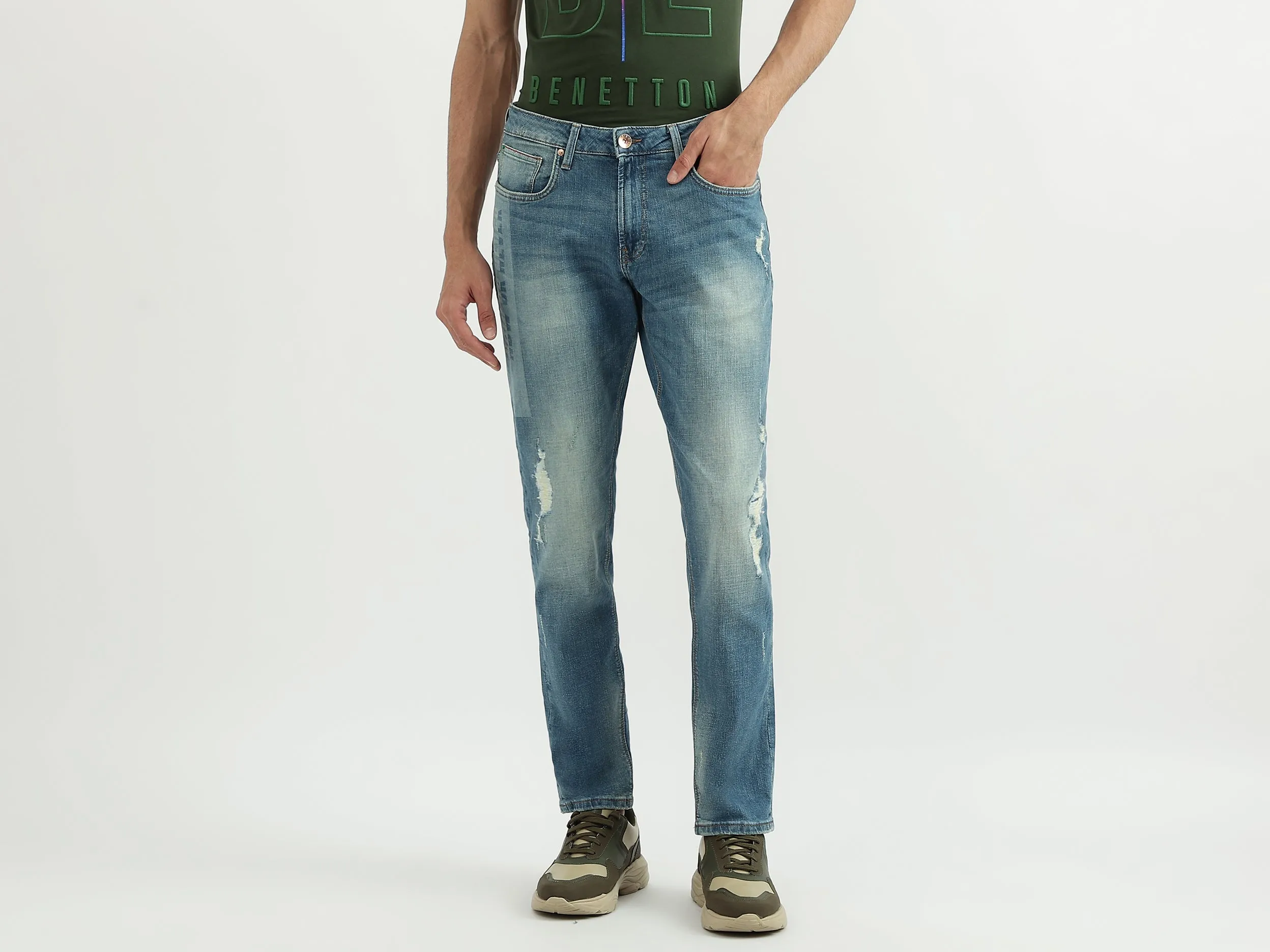 Men Solid Slim Tapered Fit Jeans