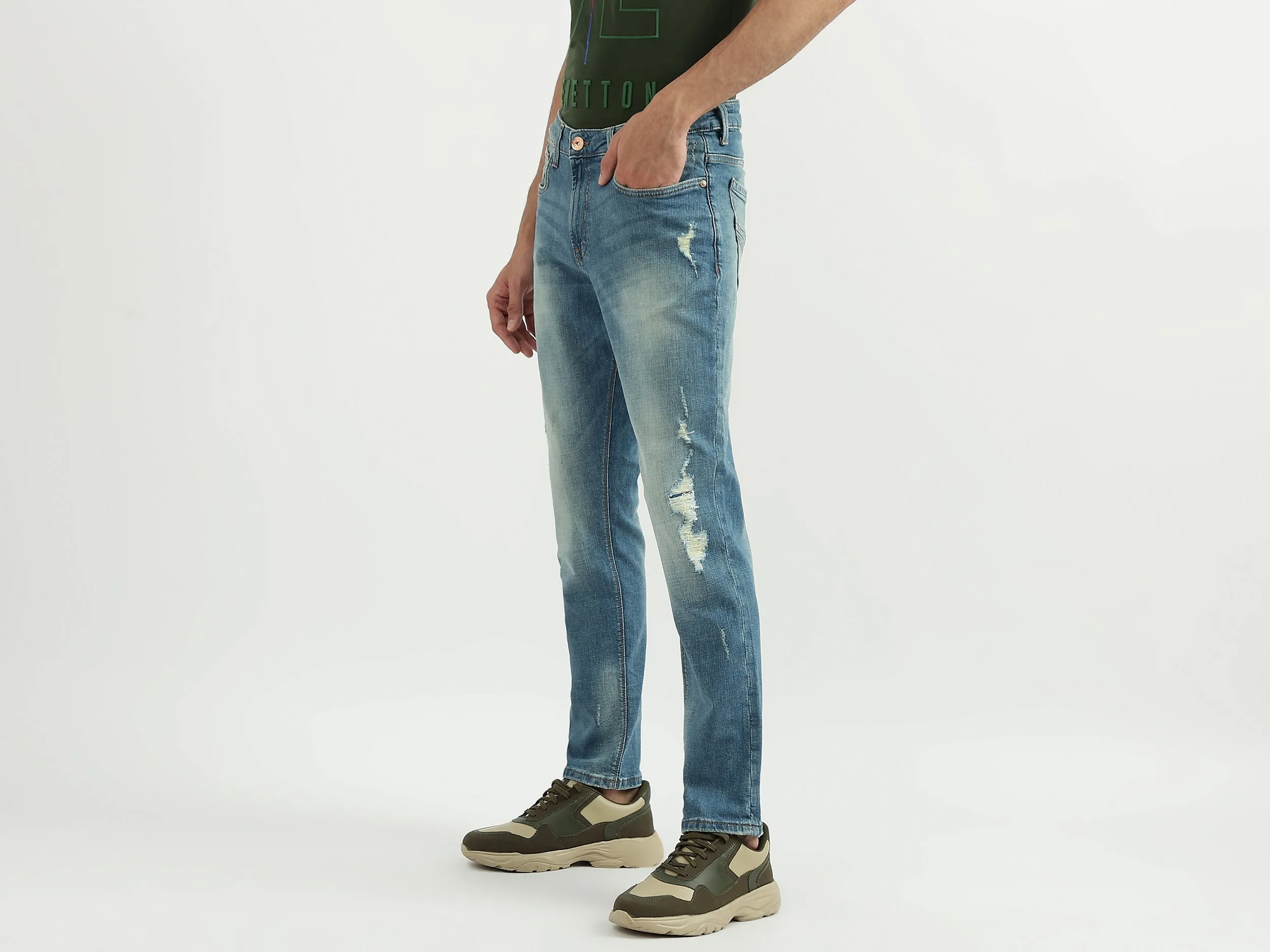 Men Solid Slim Tapered Fit Jeans