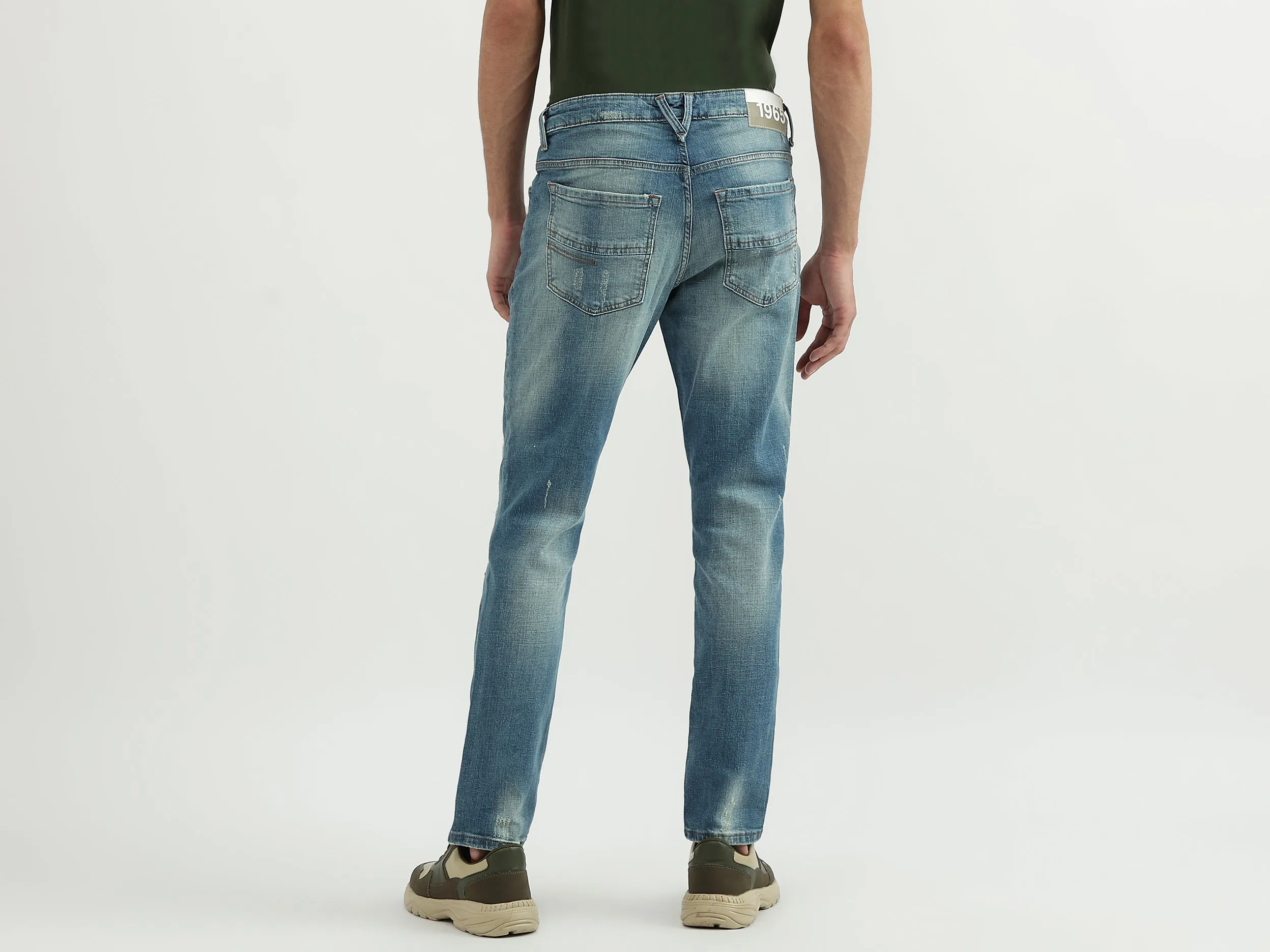 Men Solid Slim Tapered Fit Jeans