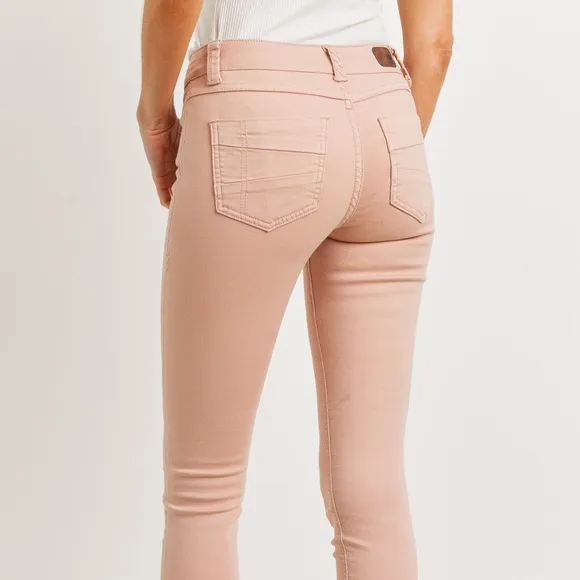 NWT! Sarina Maple Sugar Skinny Jeans