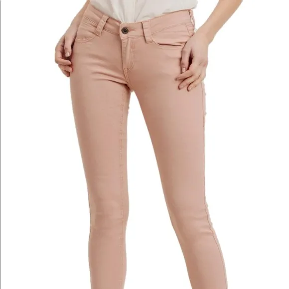 NWT! Sarina Maple Sugar Skinny Jeans