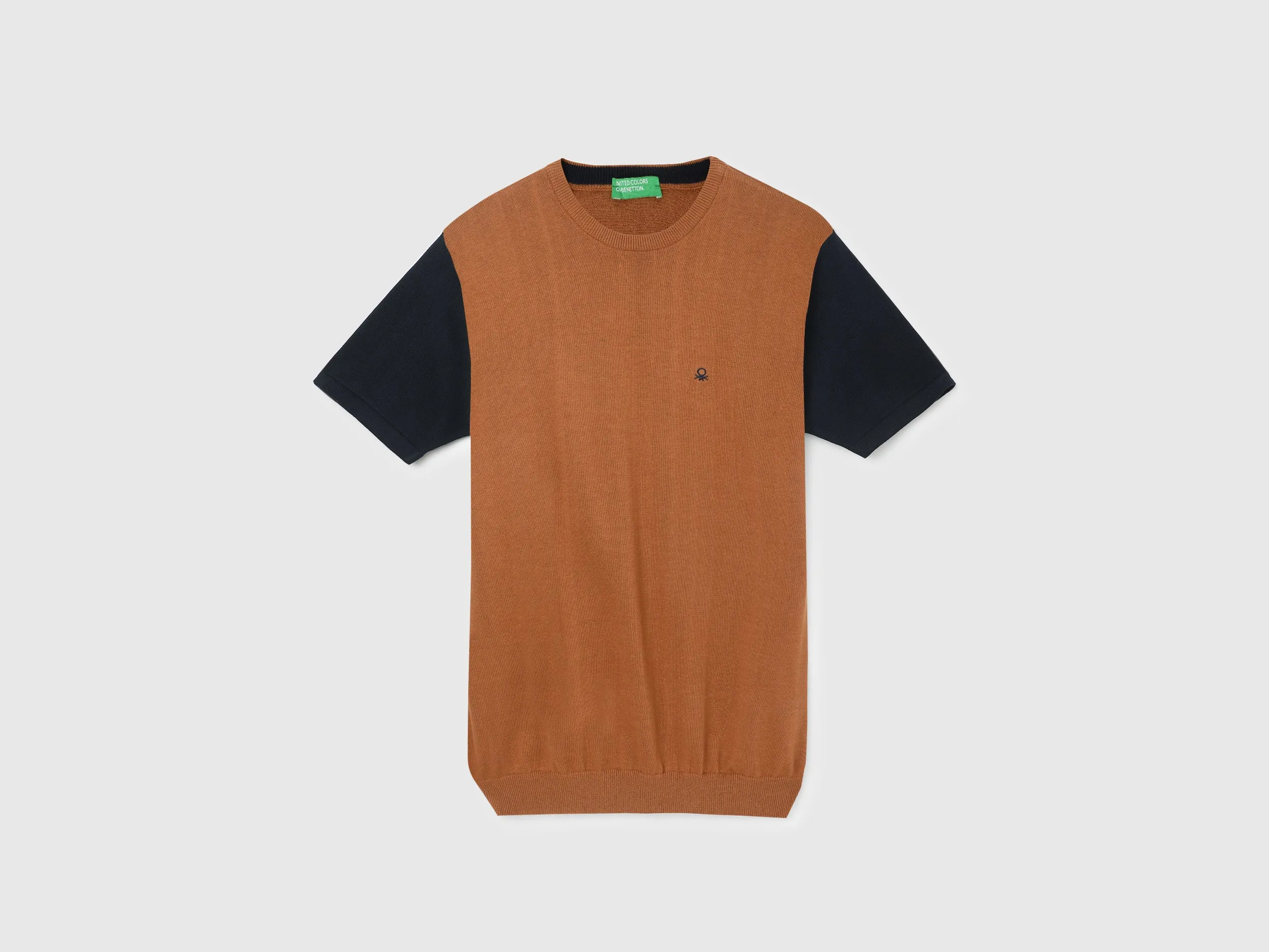 Regular Fit Round Neck Colourblocked Sweater