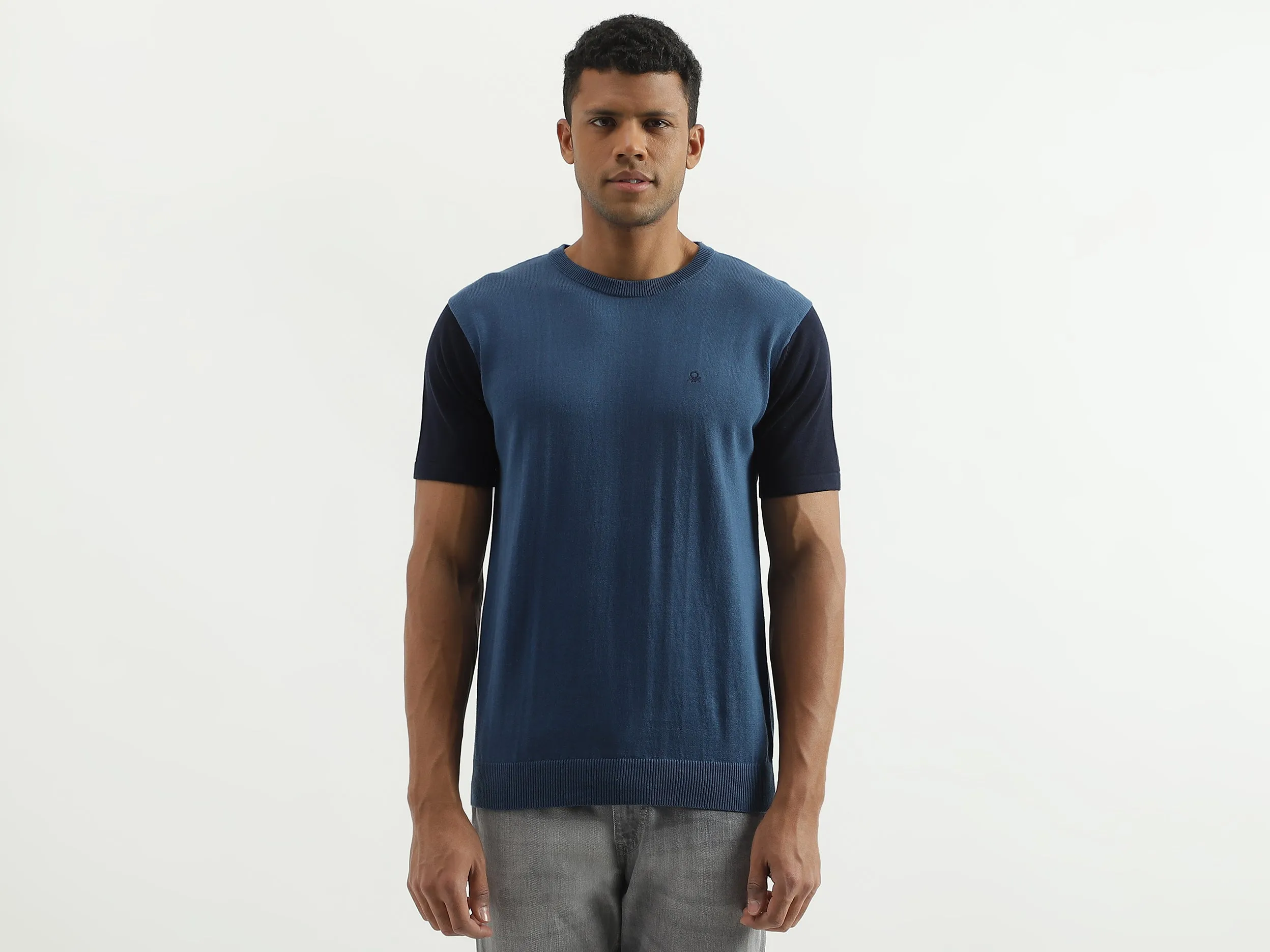 Regular Fit Round Neck Colourblocked Sweater