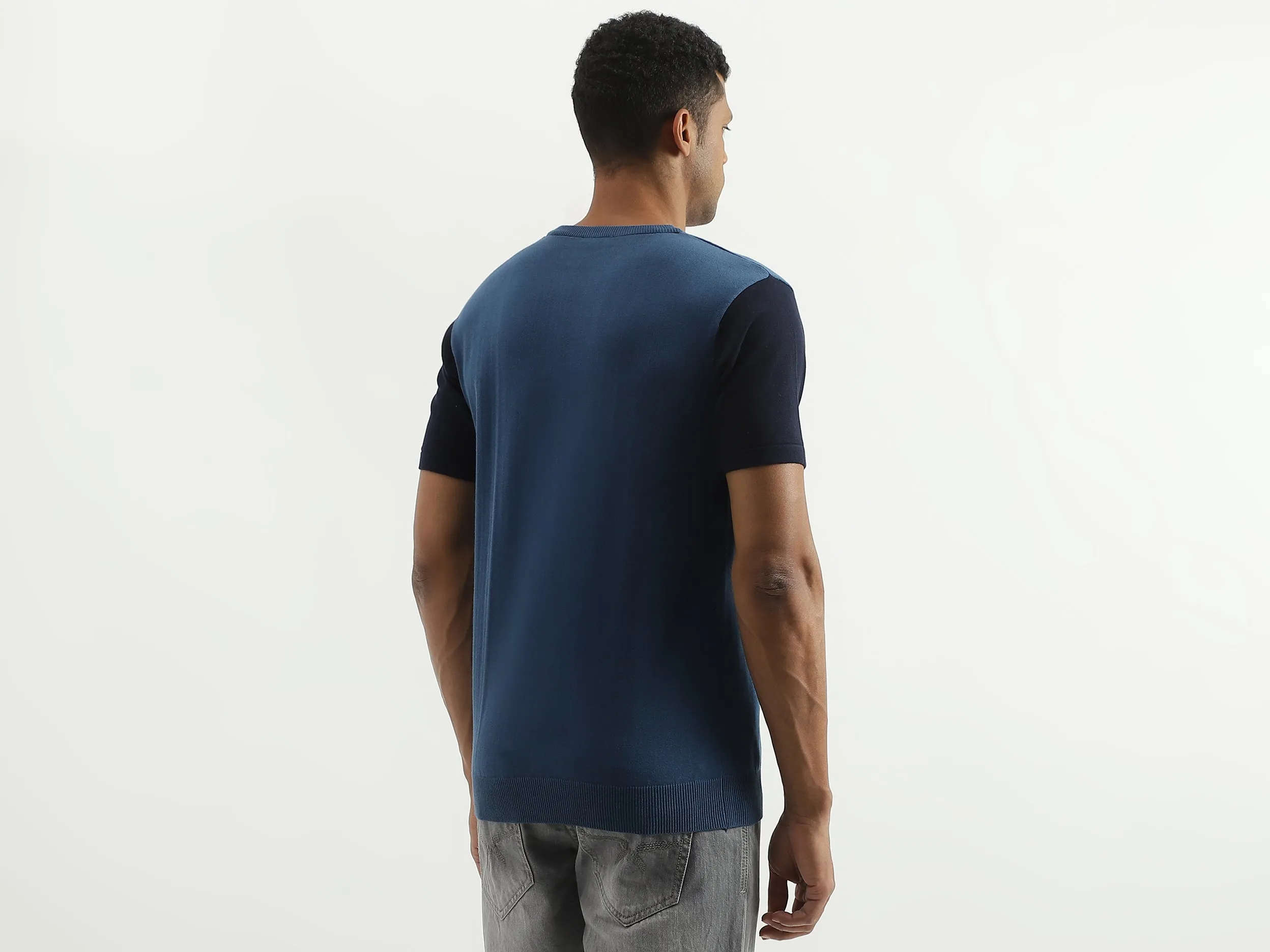 Regular Fit Round Neck Colourblocked Sweater