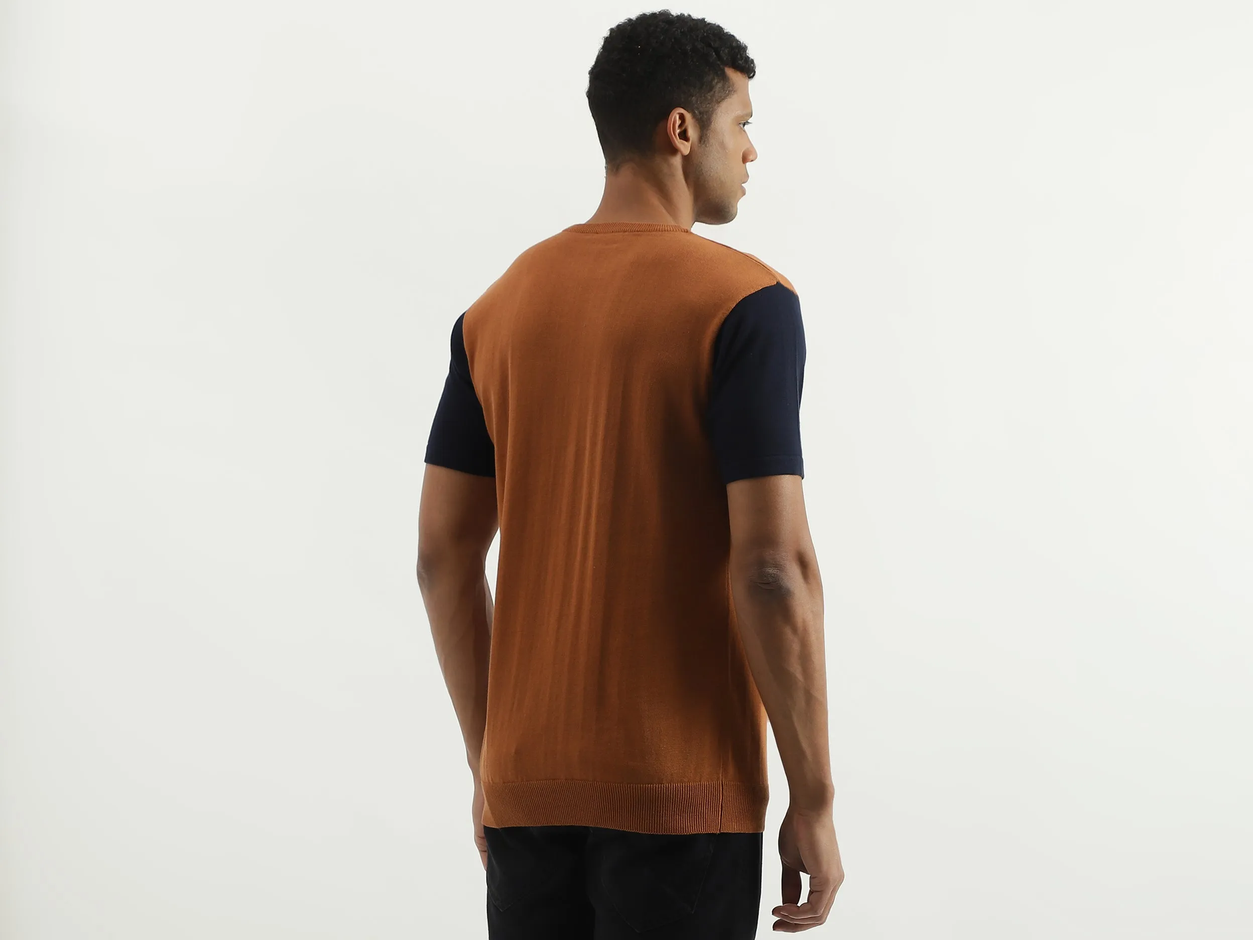 Regular Fit Round Neck Colourblocked Sweater