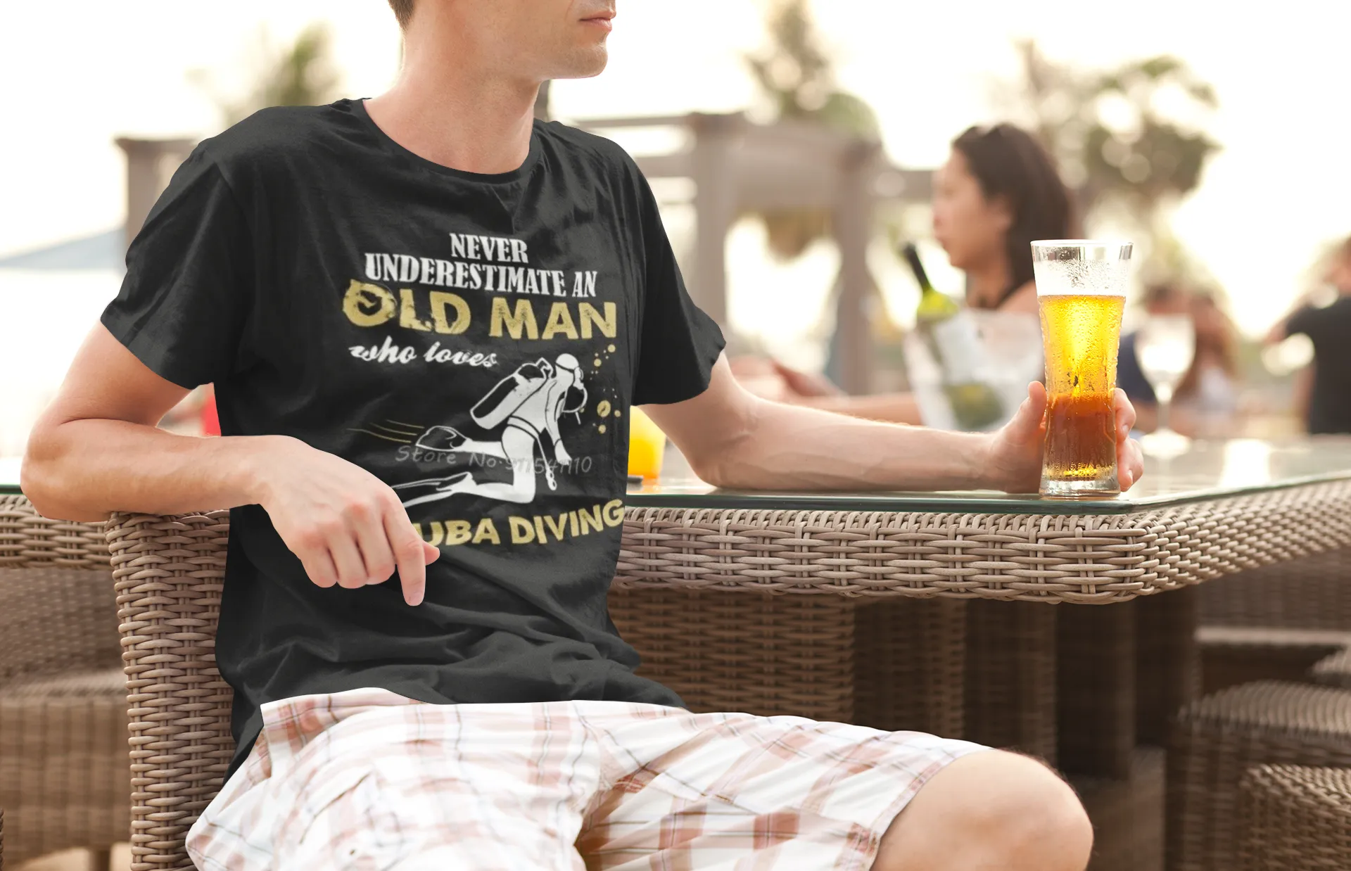 Scuba diving T-Shirt for Men | Never Underestimate An Old Man