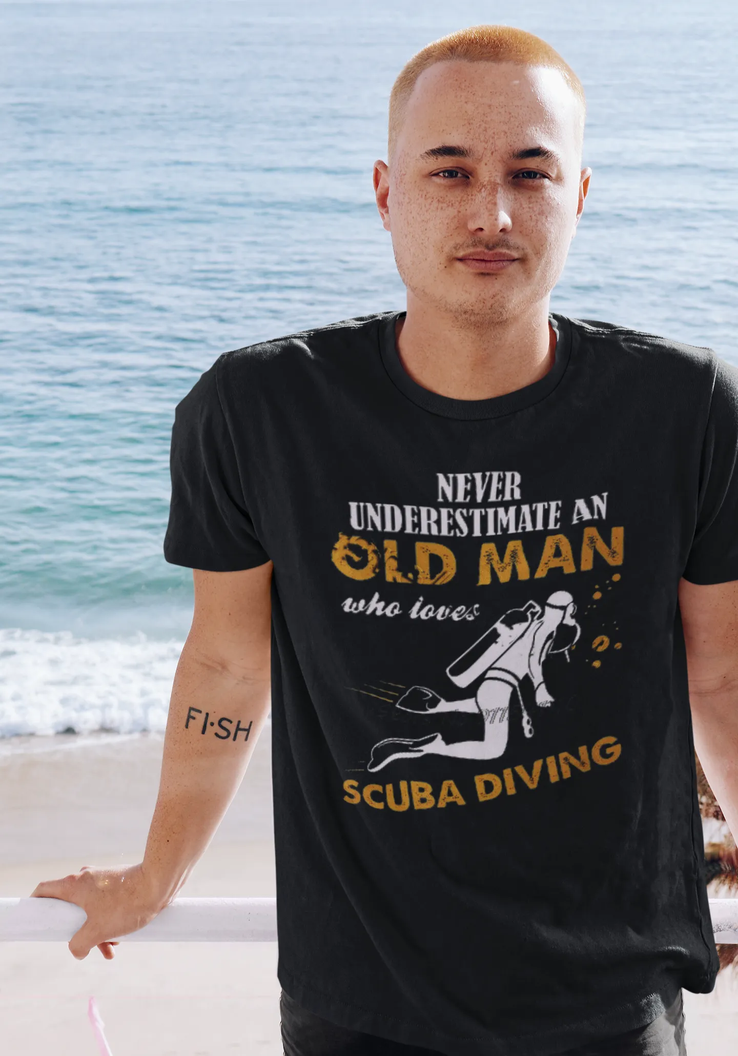 Scuba diving T-Shirt for Men | Never Underestimate An Old Man
