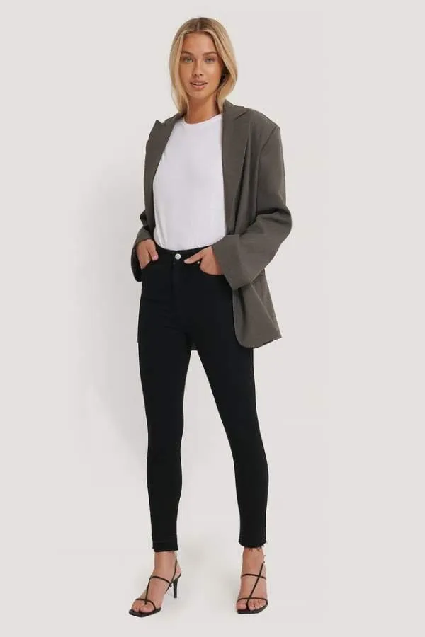 Slim Fit Mid-Rise Clean Look Stretchable Jeans