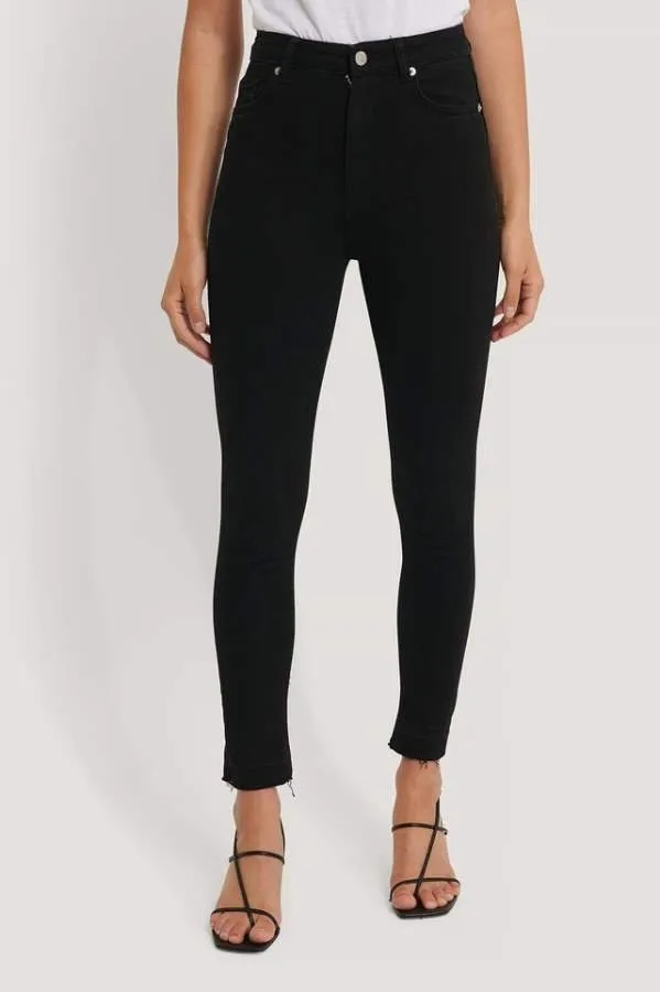 Slim Fit Mid-Rise Clean Look Stretchable Jeans
