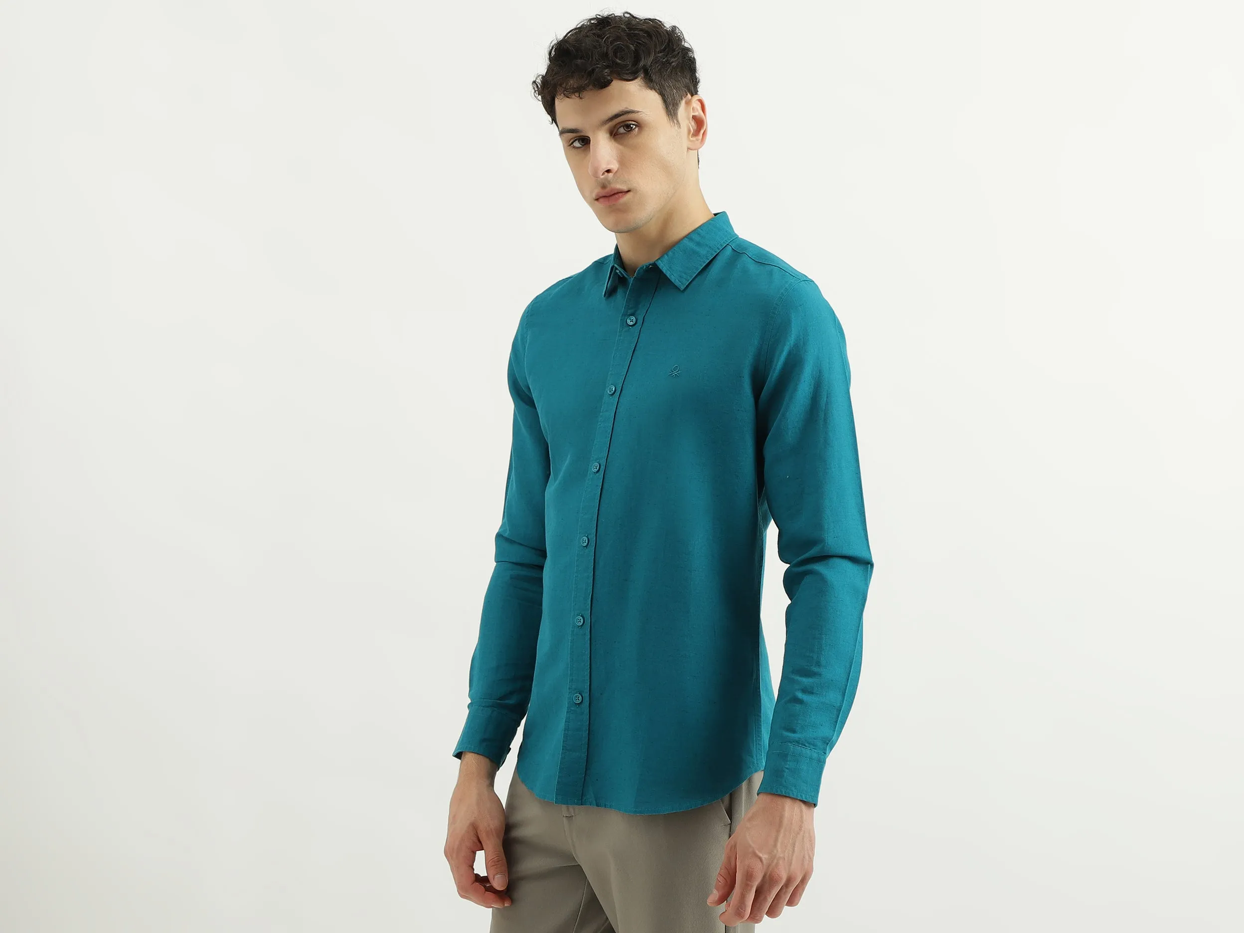 Slim Spread Collar Solid Shirts