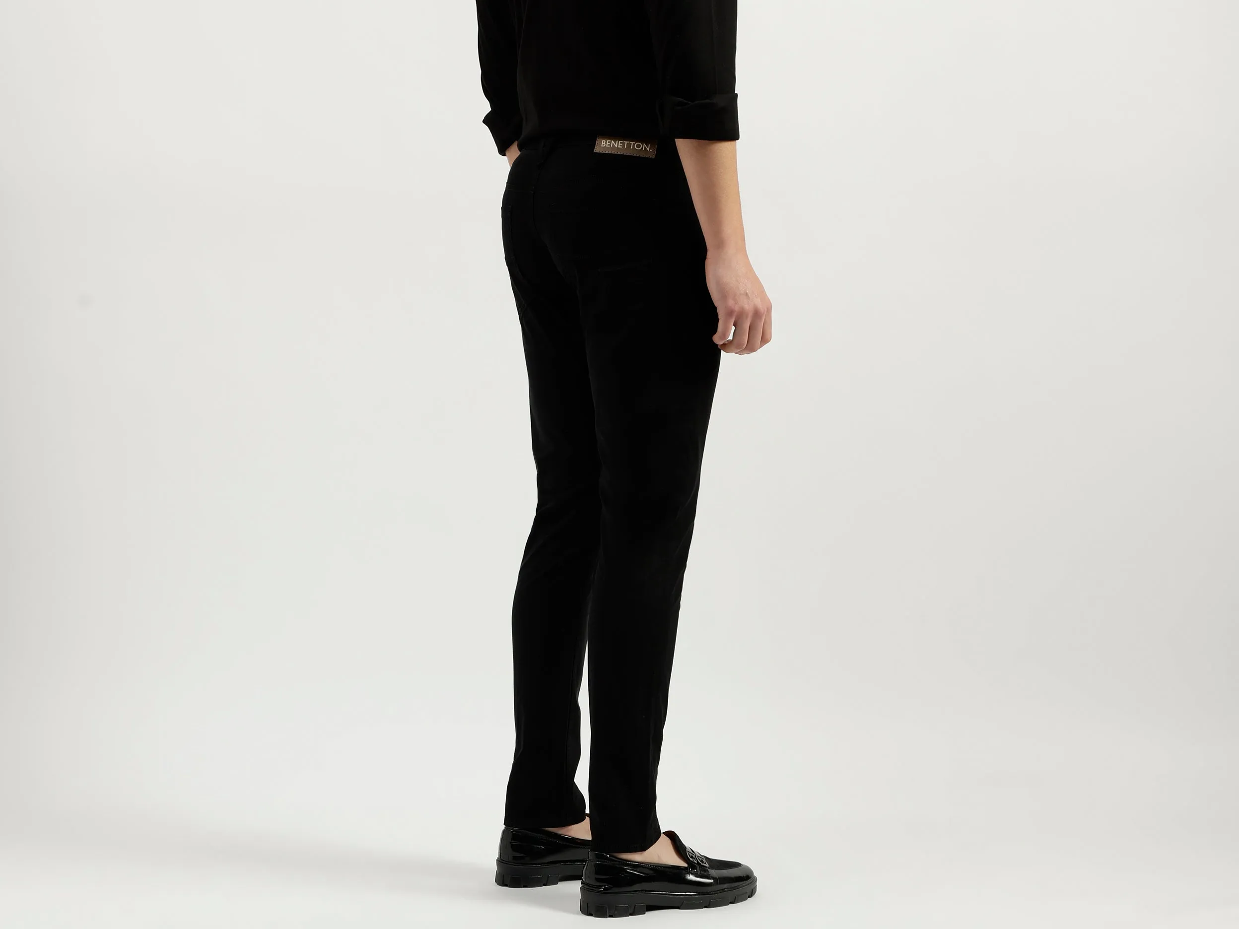 Solid Pattern Slim Fit Jeans