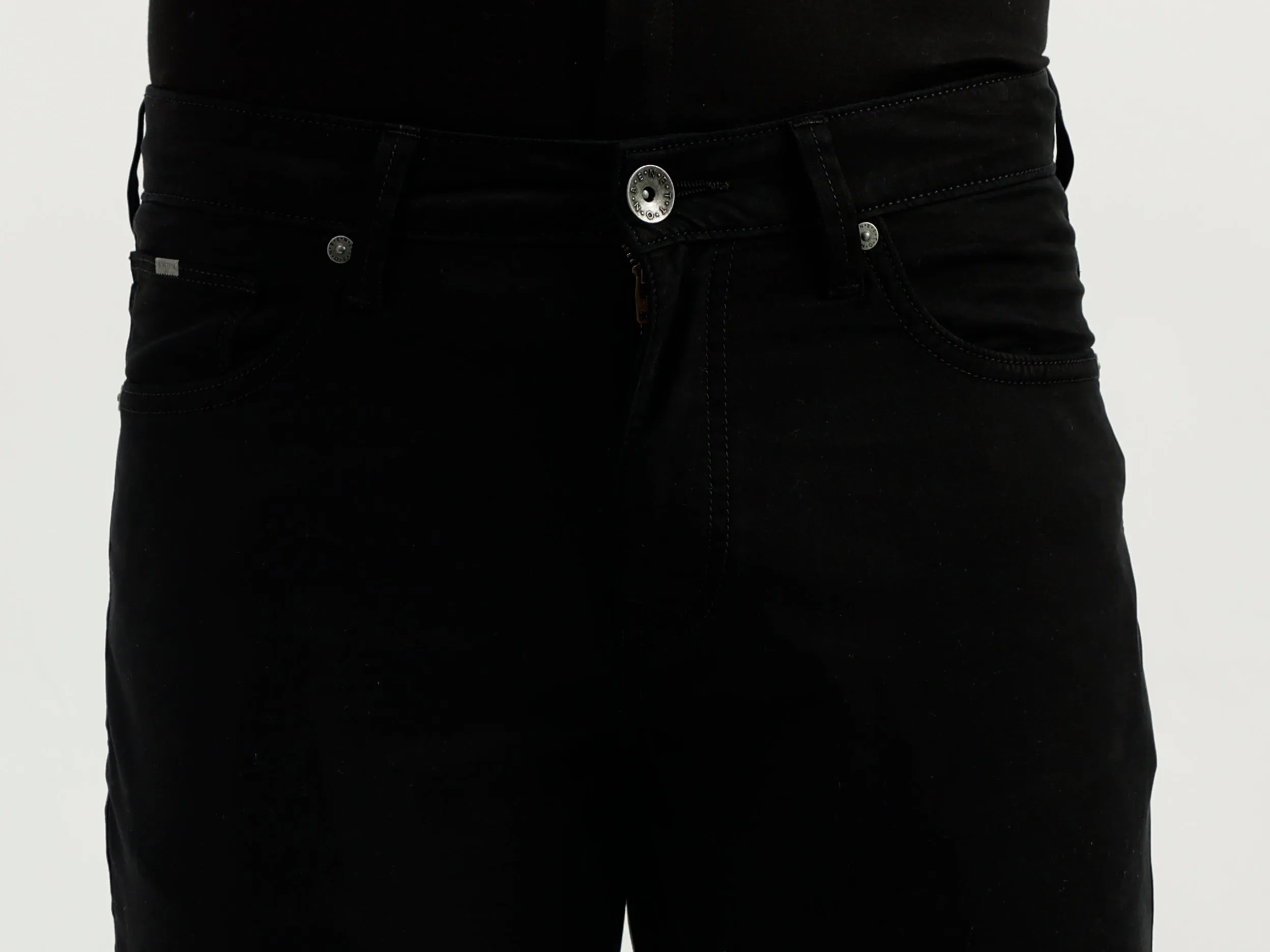 Solid Pattern Slim Fit Jeans