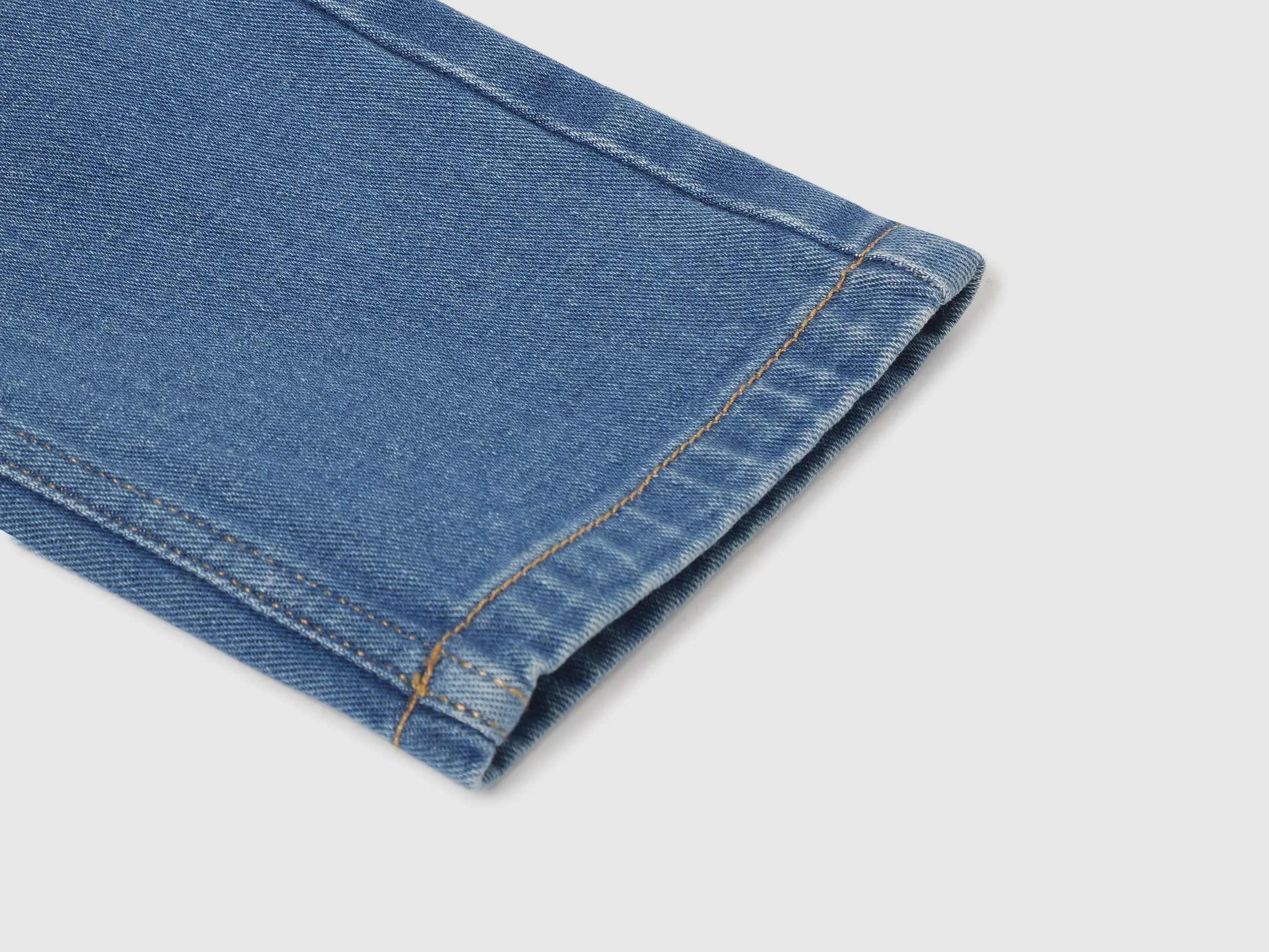 Solid Regular Fit Jeans