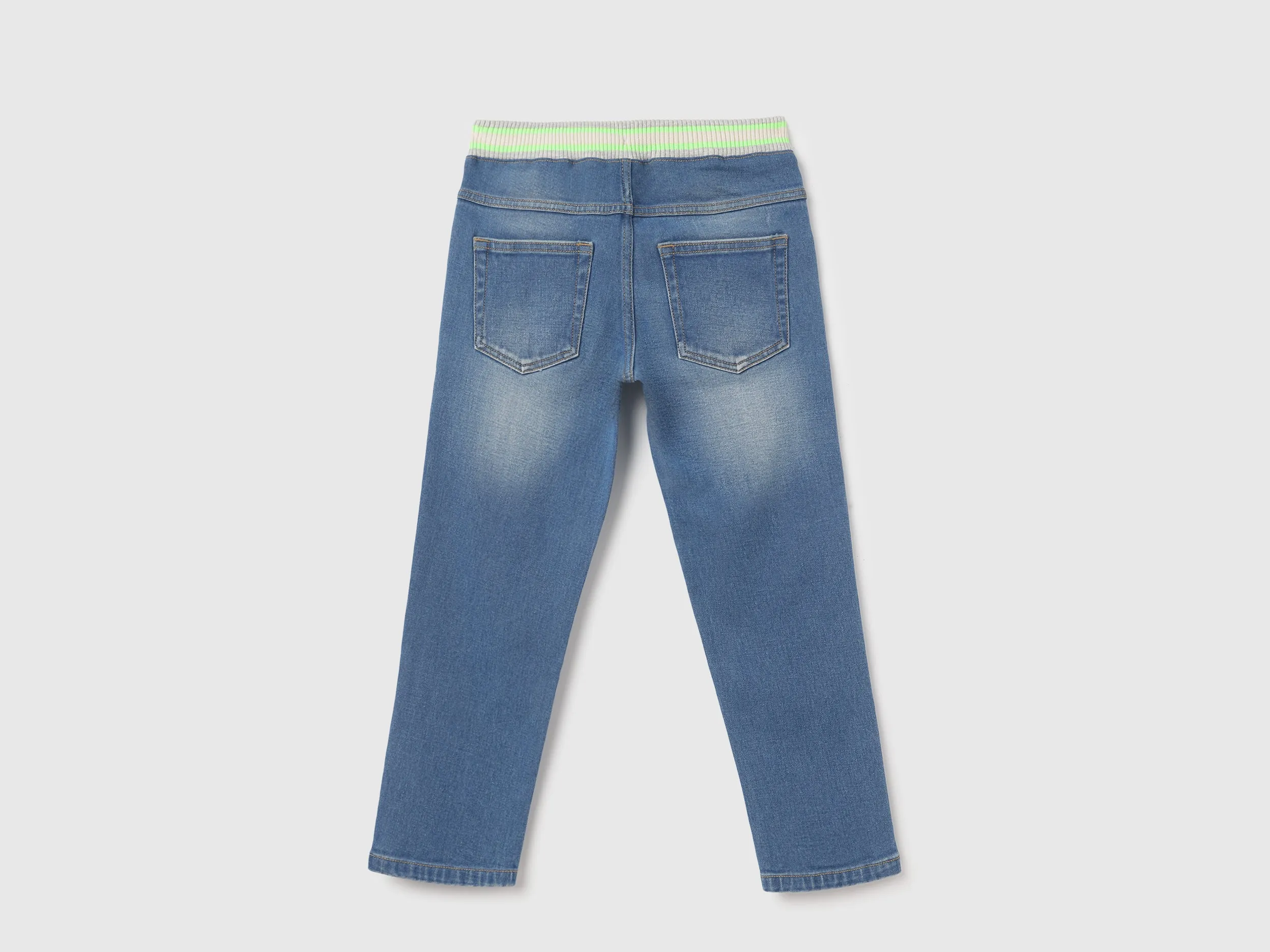 Solid Regular Fit Jeans