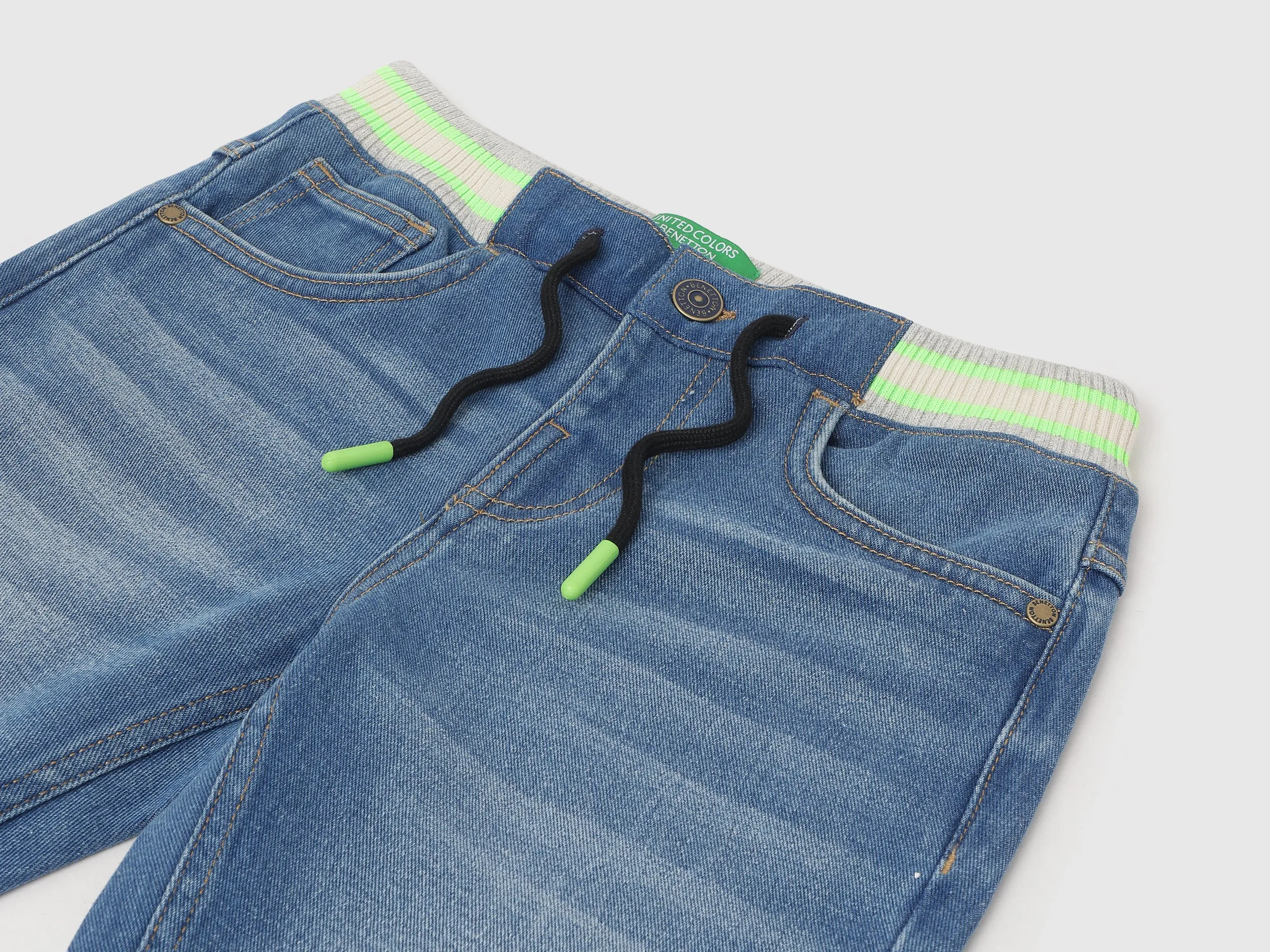 Solid Regular Fit Jeans