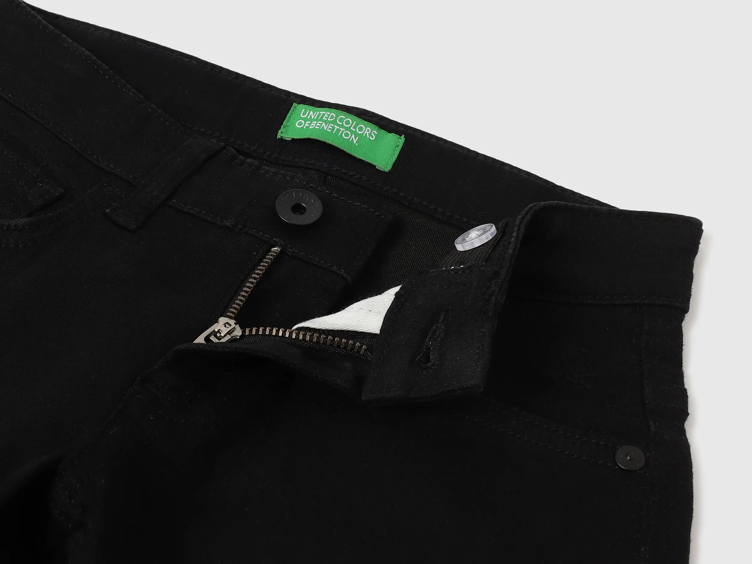 Solid Slim Fit Jeans