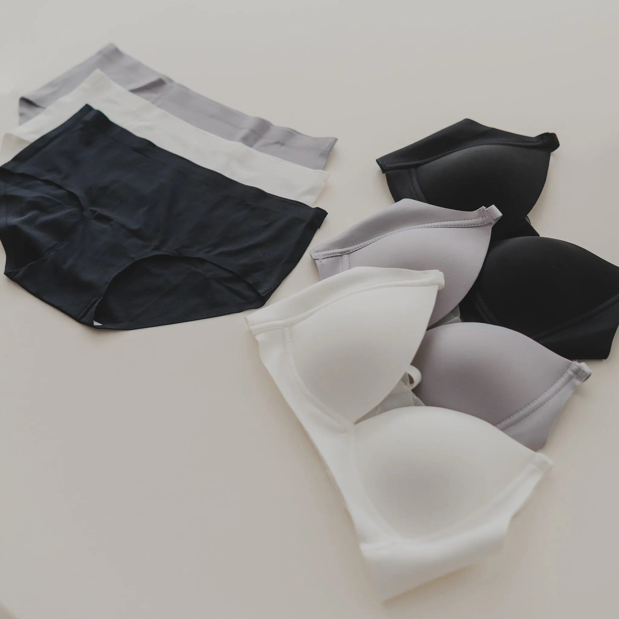 Timeless Essential! Mesh Lightly-Lined Seamless Wireless T-Shirt Bra in Moonstone