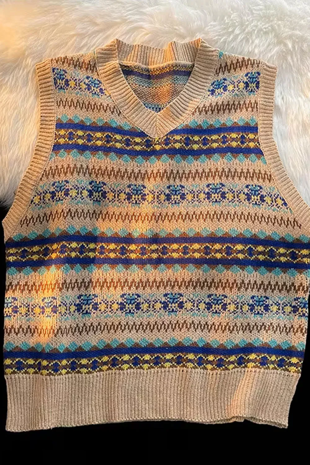 V-Neck Retro Style Pattern Sleeveless Vest Sweater