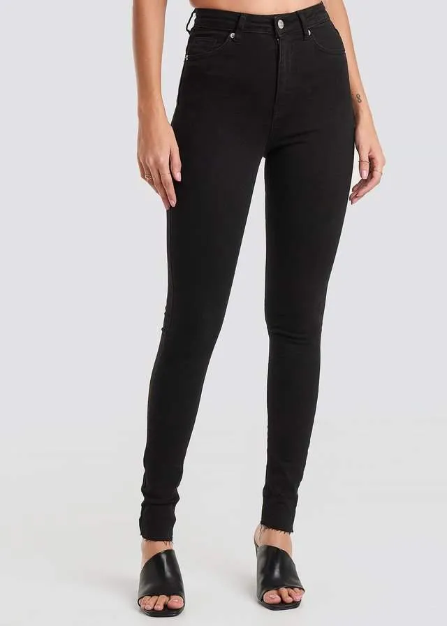 Women Skinny Fit Mid-Rise Clean Look Stretchable Jeans