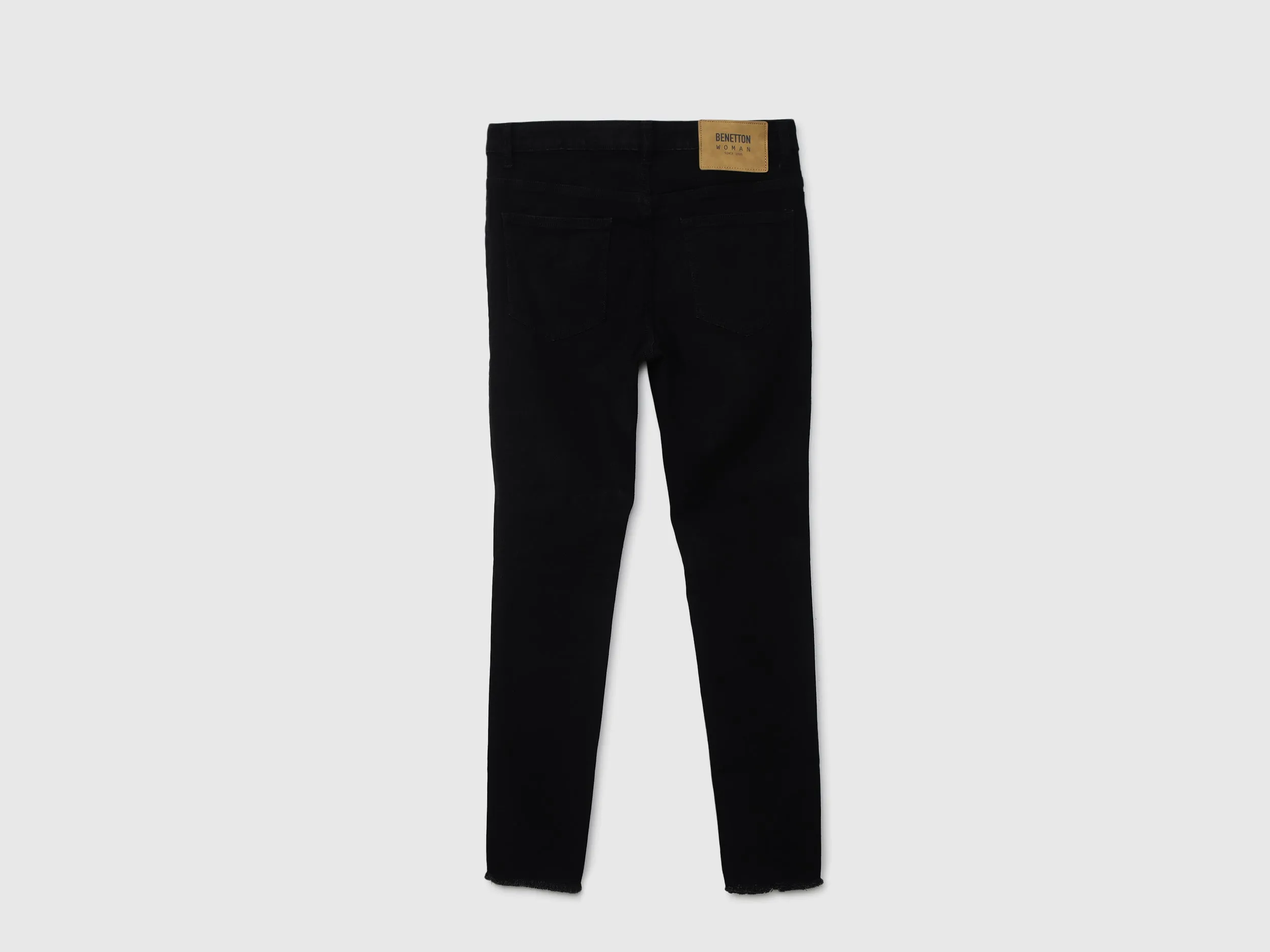 Women Solid Skinny Fit Jeans